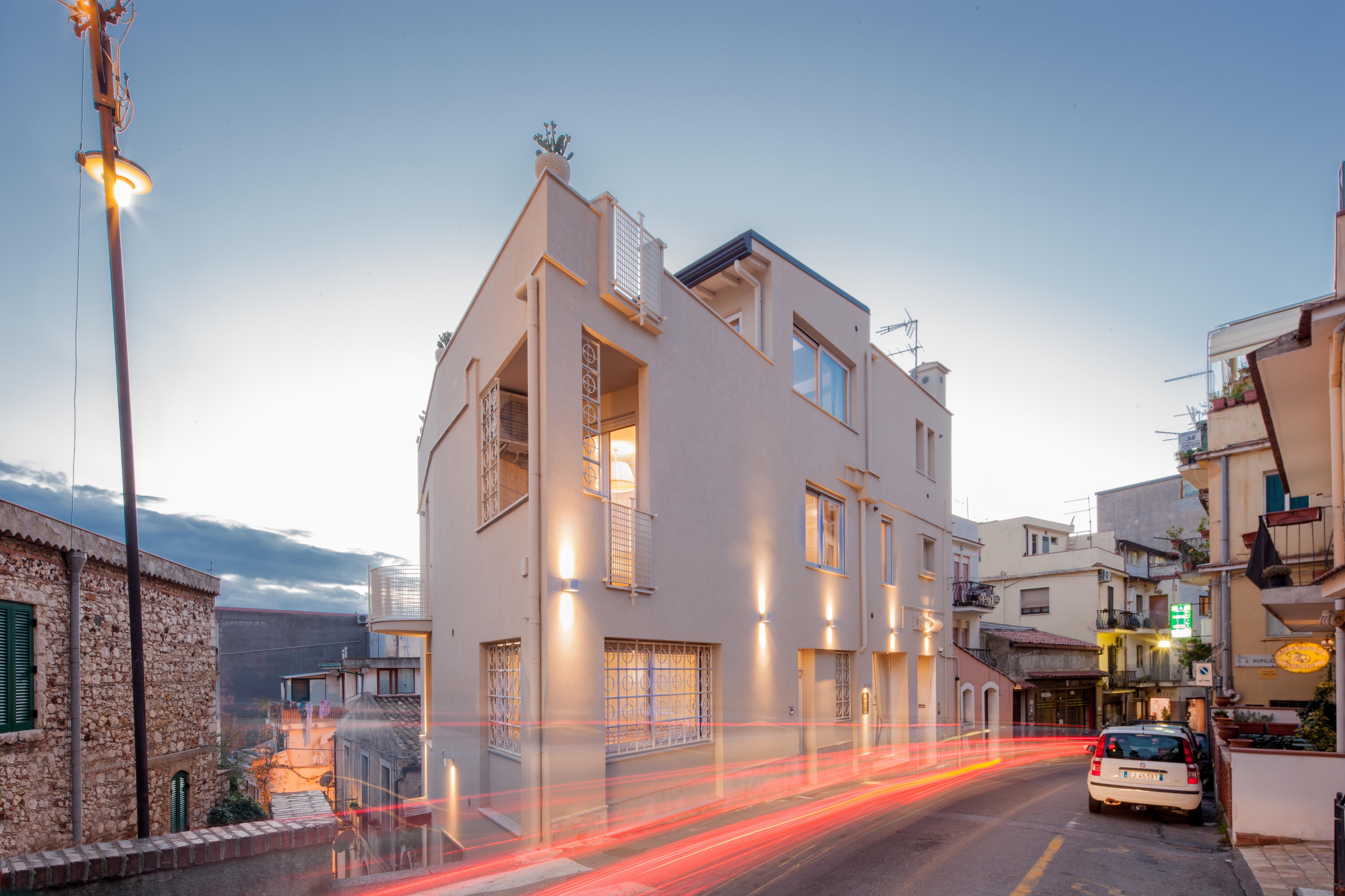 La Maladrina Apartments & Suites Taormina Exterior photo