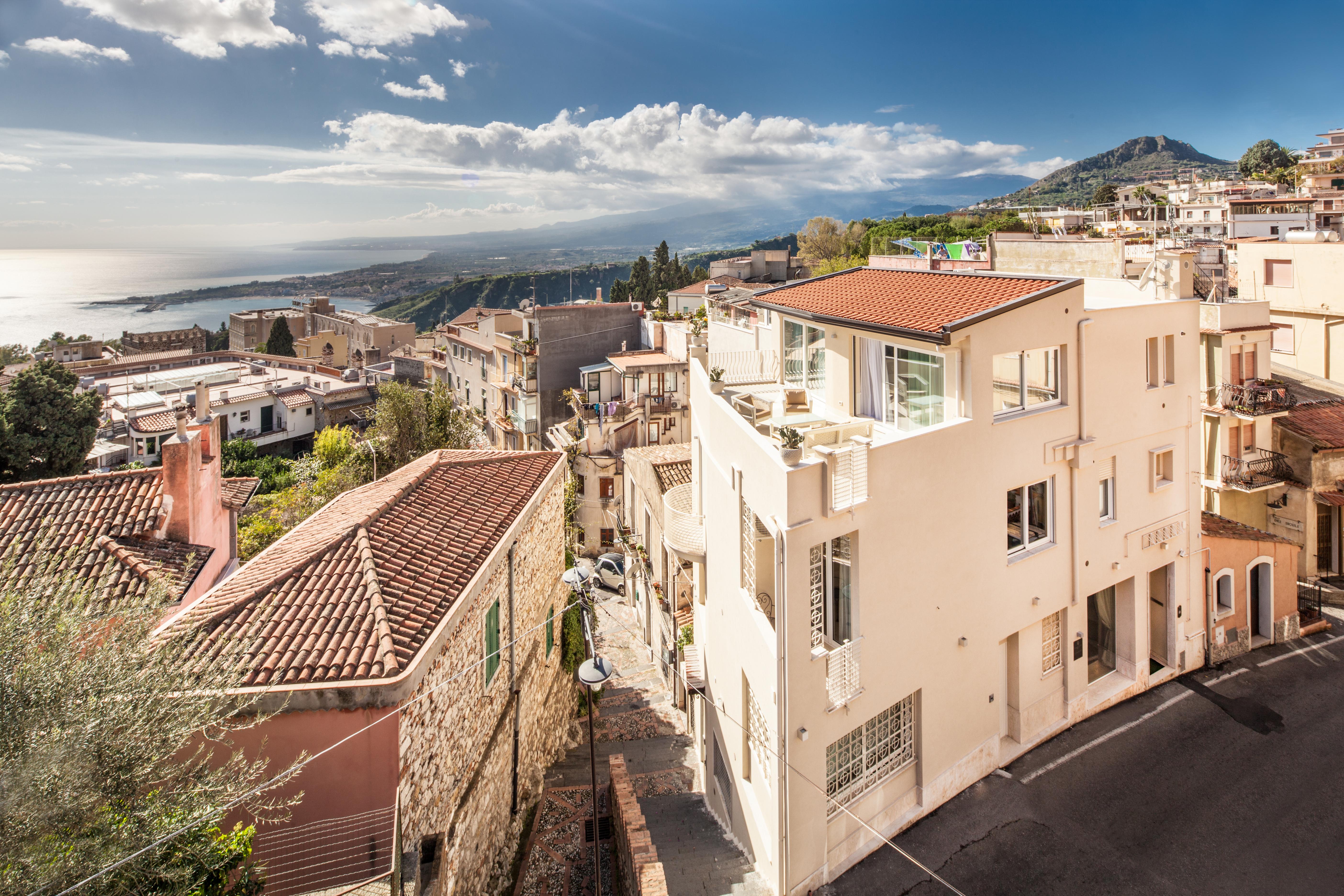 La Maladrina Apartments & Suites Taormina Exterior photo